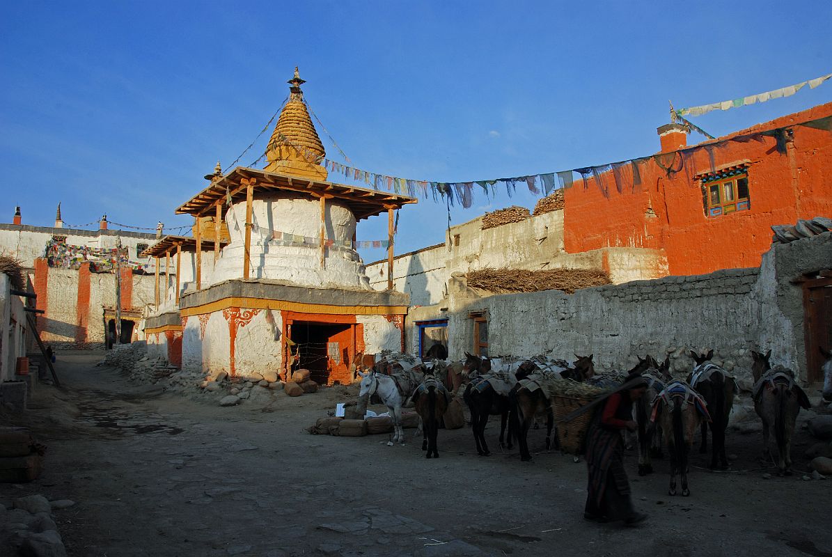 Mustang Lo Manthang 01 04 Chortens And Main Gate